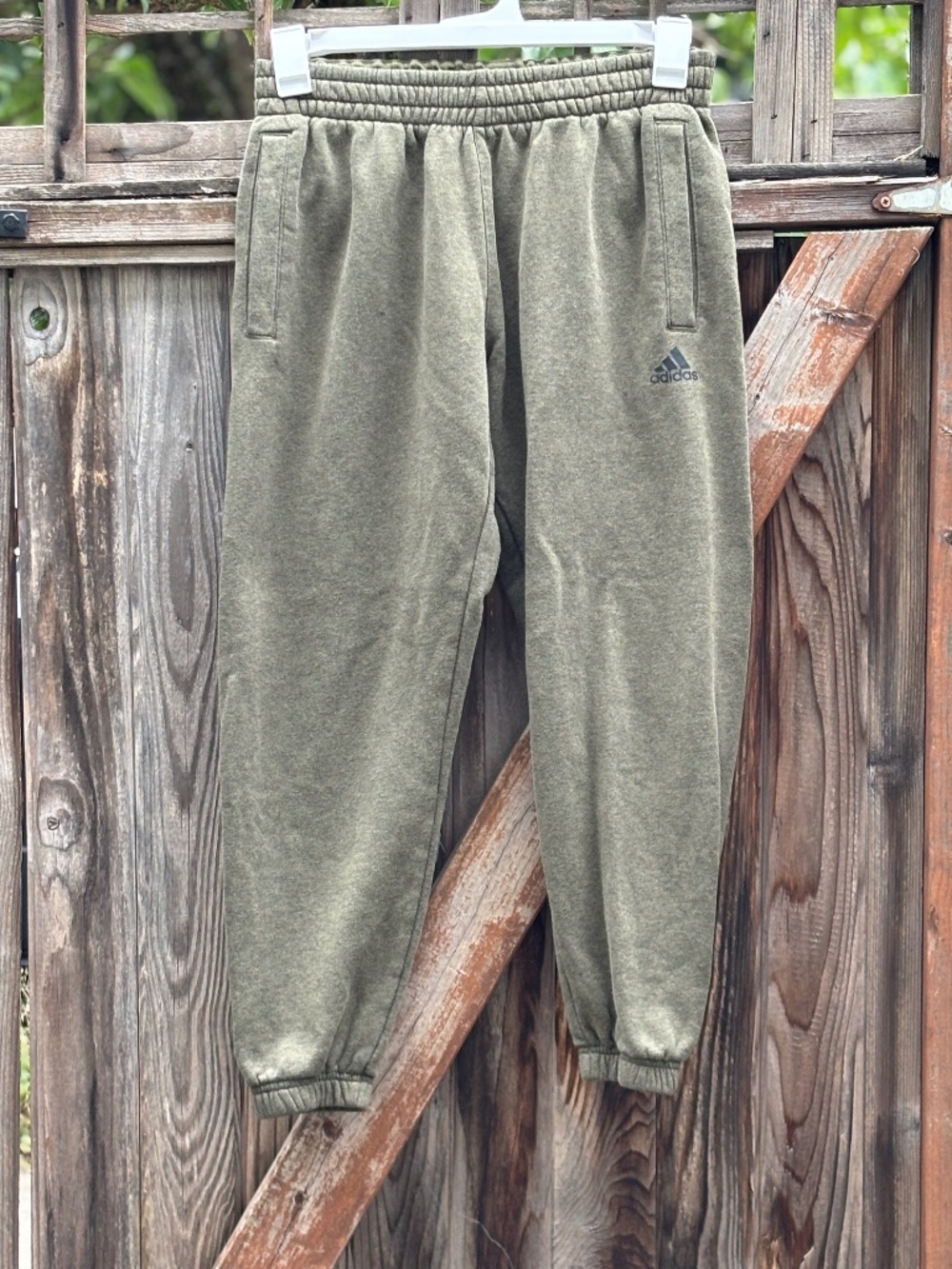 adidas Cuffed Jogger Sweatpants Olive Green Sz M (Workout or Streetwear)